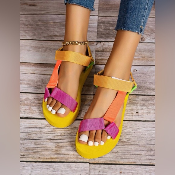 Color Block Hook-and-loop Fastener Sport Sandals SIZE 7.5 NWT - Picture 4 of 6